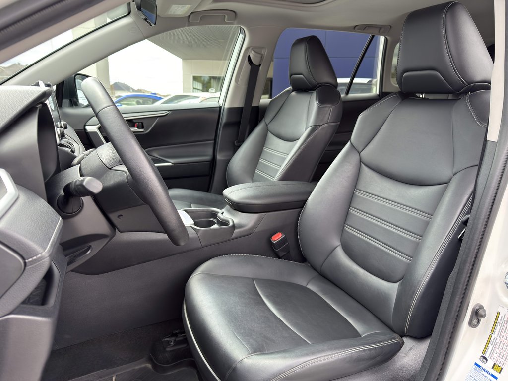 2021 Toyota RAV4 XLE LTD in Notre-Dame-des-Prairies, Quebec - 24 - w1024h768px