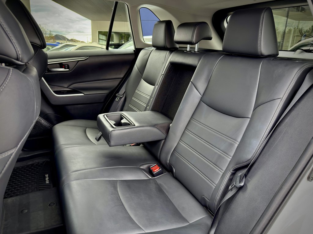 2021 Toyota RAV4 XLE LTD in Notre-Dame-des-Prairies, Quebec - 26 - w1024h768px