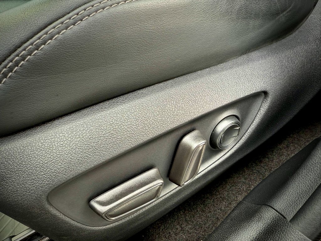 2021 Toyota RAV4 XLE LTD in Notre-Dame-des-Prairies, Quebec - 25 - w1024h768px