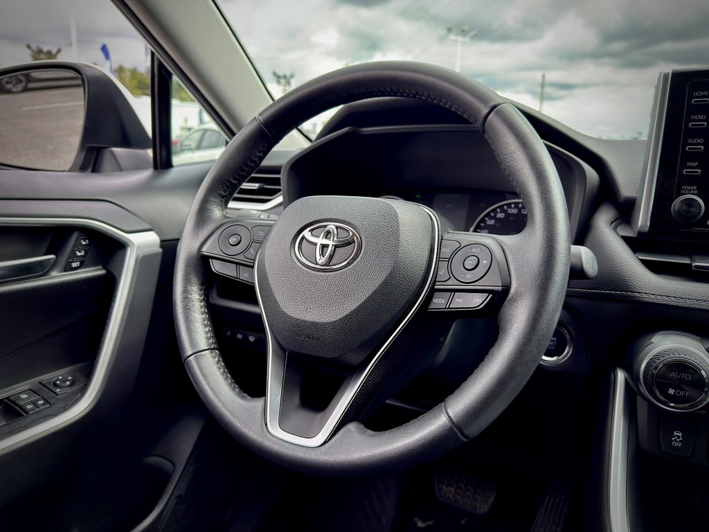 2021 Toyota RAV4 XLE LTD in Notre-Dame-des-Prairies, Quebec - 30 - w1024h768px