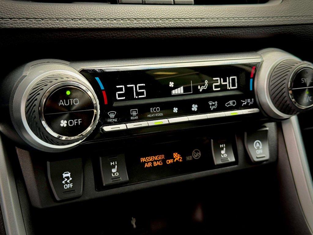 2021 Toyota RAV4 XLE LTD in Notre-Dame-des-Prairies, Quebec - 37 - w1024h768px
