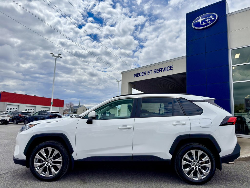 2021 Toyota RAV4 XLE LTD in Notre-Dame-des-Prairies, Quebec - 10 - w1024h768px