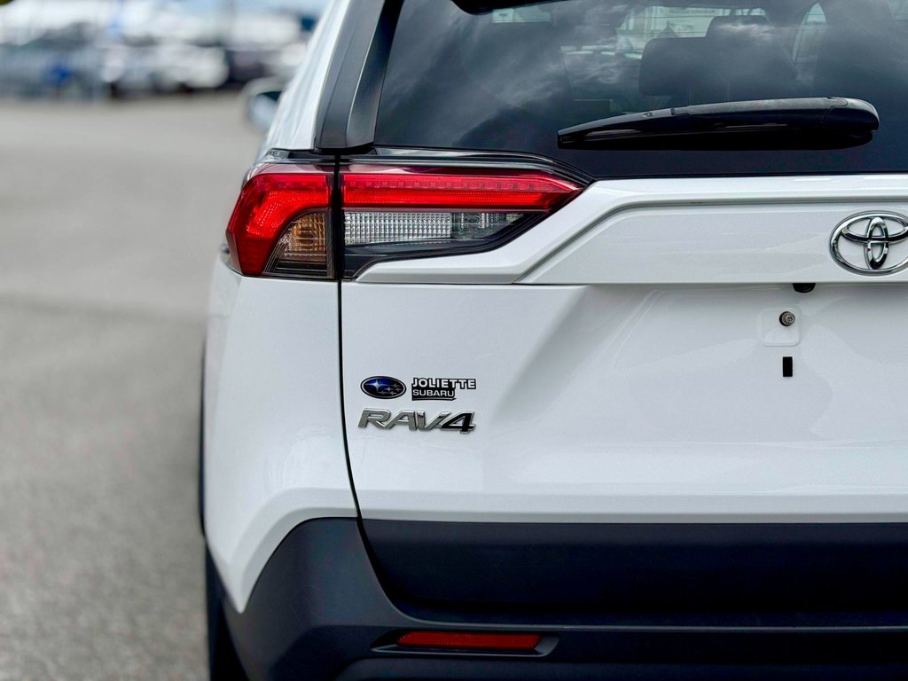 2021 Toyota RAV4 XLE LTD in Notre-Dame-des-Prairies, Quebec - 18 - w1024h768px