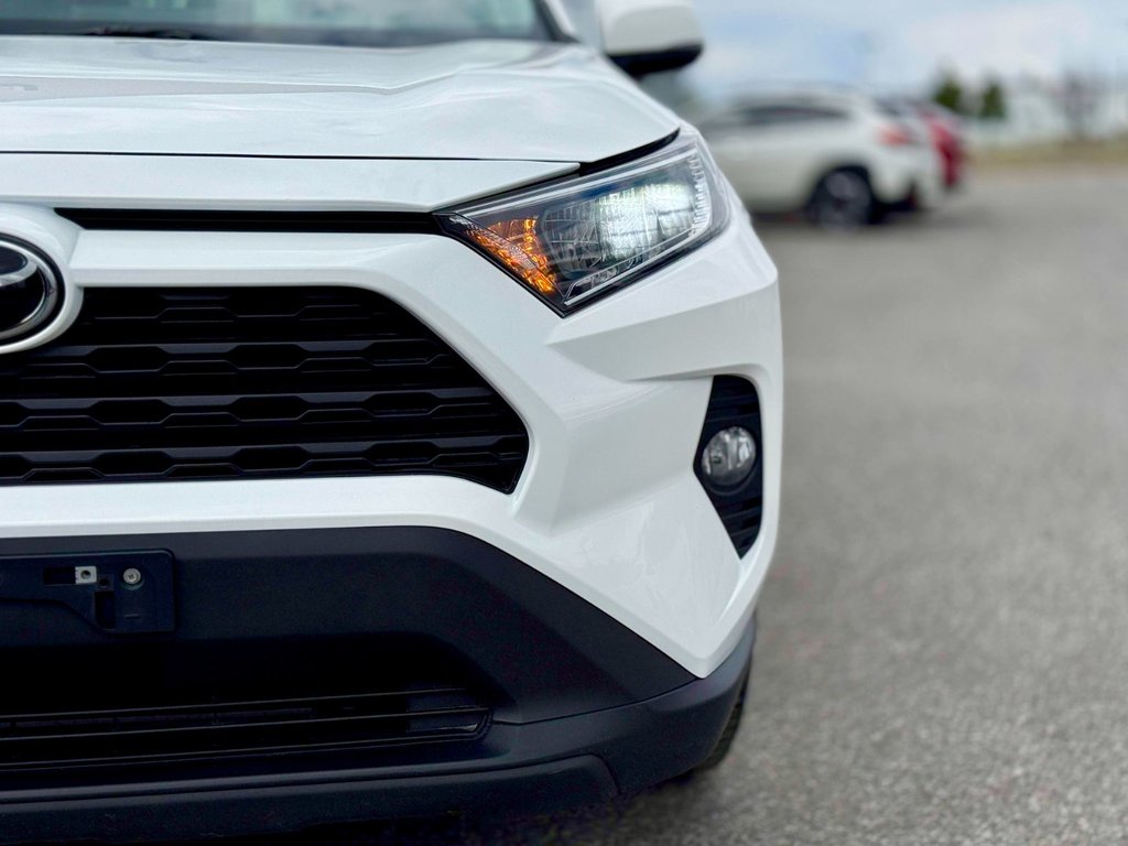 2021 Toyota RAV4 XLE LTD in Notre-Dame-des-Prairies, Quebec - 7 - w1024h768px