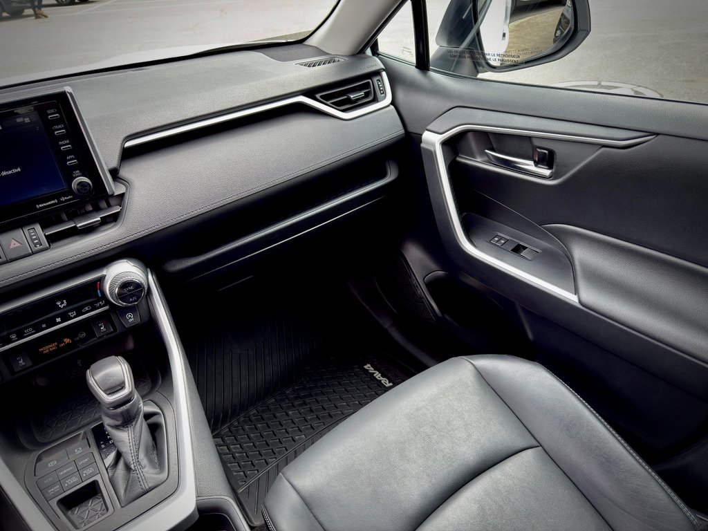 2021 Toyota RAV4 XLE LTD in Notre-Dame-des-Prairies, Quebec - 29 - w1024h768px
