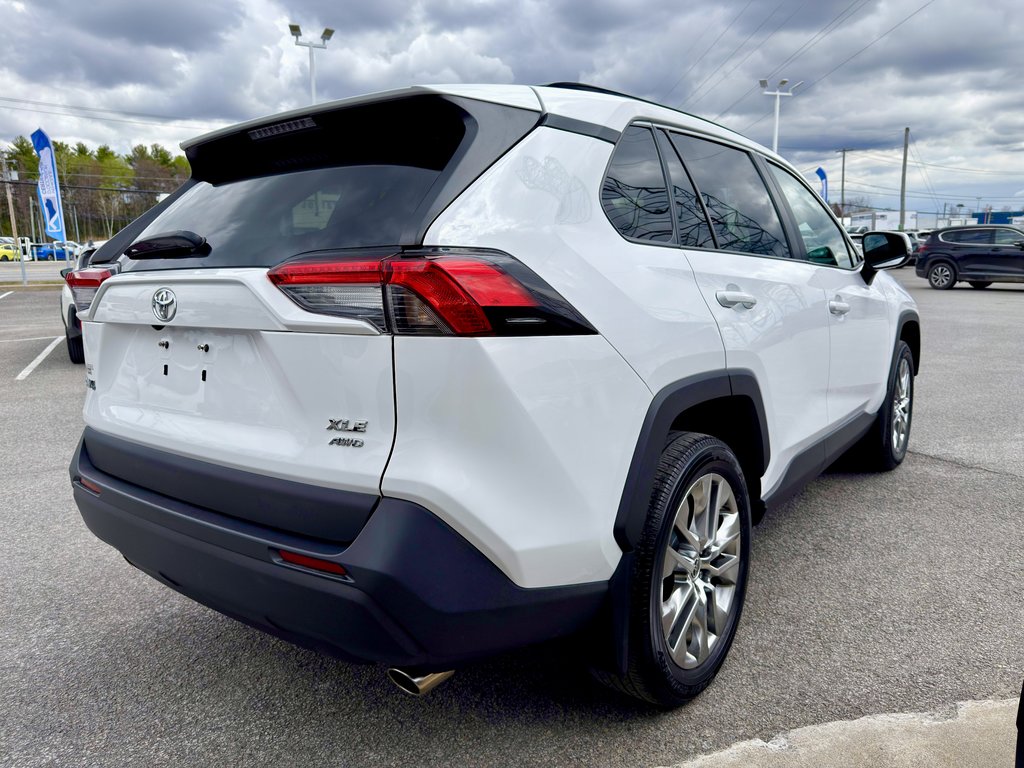 2021 Toyota RAV4 XLE LTD in Notre-Dame-des-Prairies, Quebec - 13 - w1024h768px