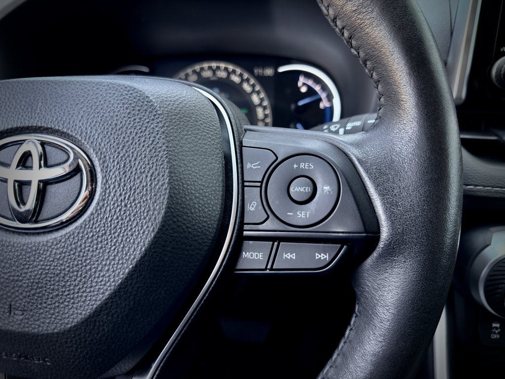 2024 Toyota RAV4 Hybrid XLE in Notre-Dame-des-Prairies, Quebec - 27 - w1024h768px