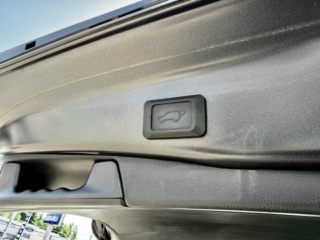 2024 Toyota RAV4 Hybrid XLE in Notre-Dame-des-Prairies, Quebec - 16 - w1024h768px