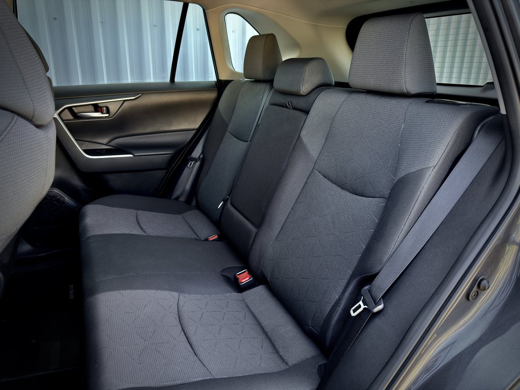 2024 Toyota RAV4 Hybrid XLE in Notre-Dame-des-Prairies, Quebec - 20 - w1024h768px