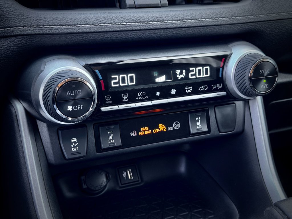2024 Toyota RAV4 Hybrid XLE in Notre-Dame-des-Prairies, Quebec - 31 - w1024h768px