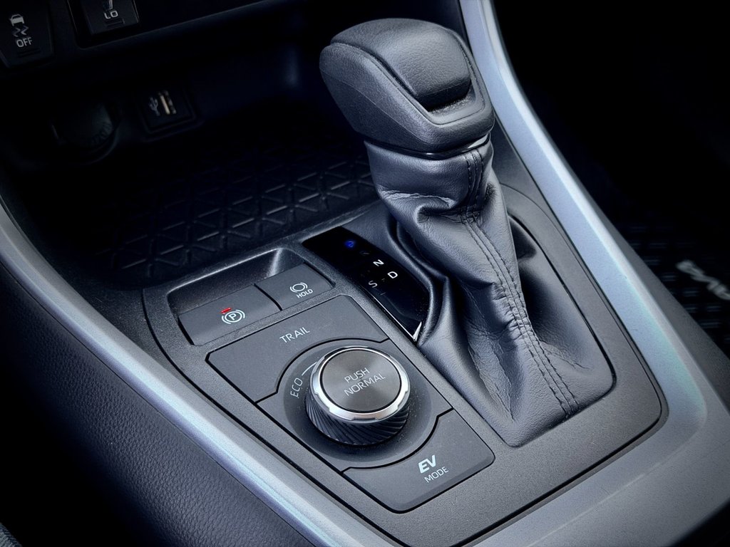 2024 Toyota RAV4 Hybrid XLE in Notre-Dame-des-Prairies, Quebec - 32 - w1024h768px