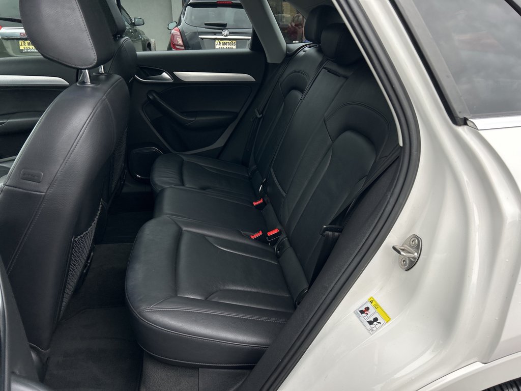 2015  Q3 Technik   CAMERA   BLUETOOTH   LEATHER   HTD SEATS in Hannon, Ontario - 14 - w1024h768px