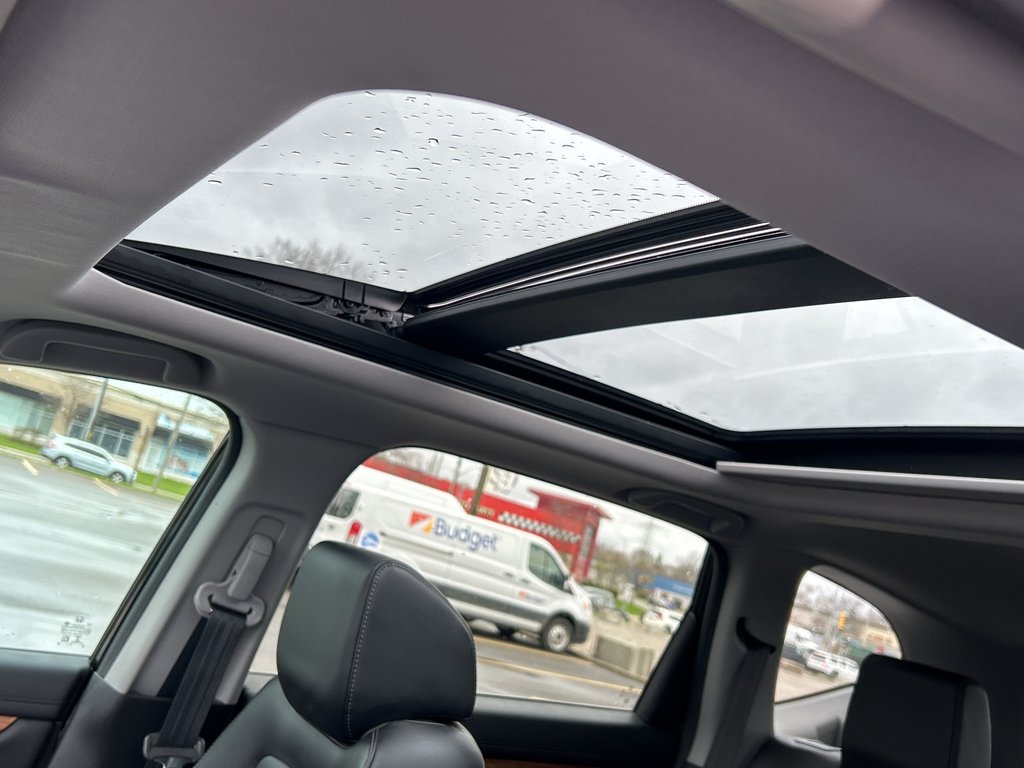 2019  CR-V Touring   CAMERA   LEATHER   BLUETOOTH   MOONROOF in Hannon, Ontario - 22 - w1024h768px