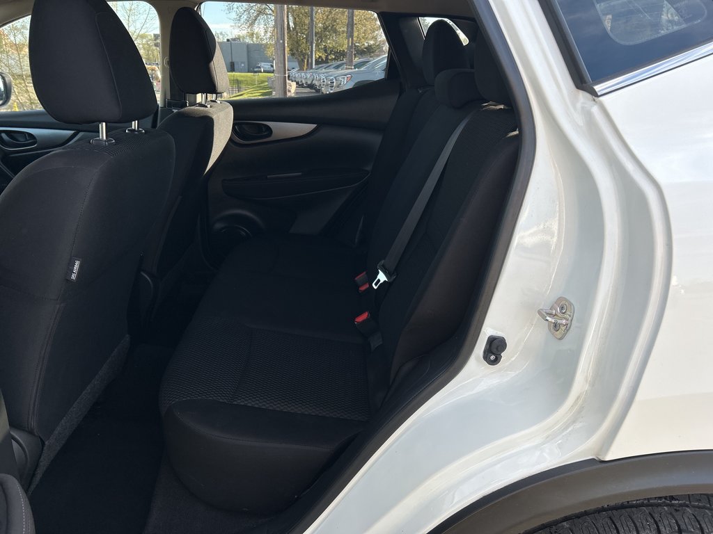 2019  Qashqai S   HEATED SEATS   CAMERA   BLUETOOTH in Hannon, Ontario - 14 - w1024h768px