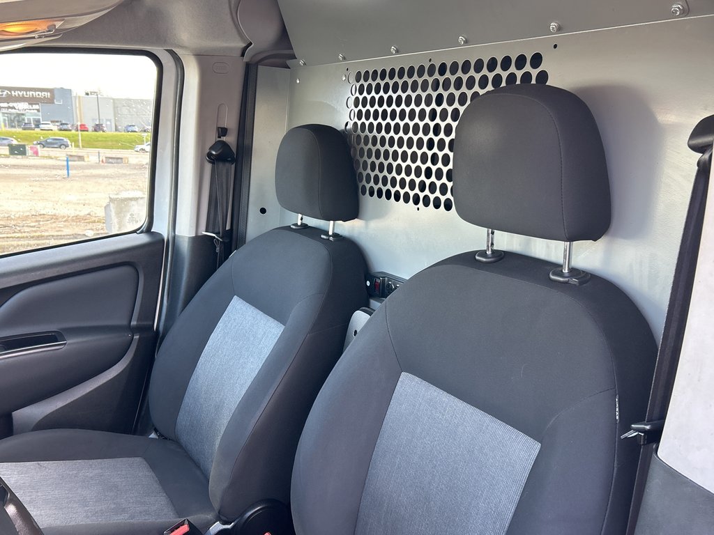 2016  ProMaster City Wagon SLT   USB   AUX   CAM   CARGO DIVIDER in Hannon, Ontario - 14 - w1024h768px