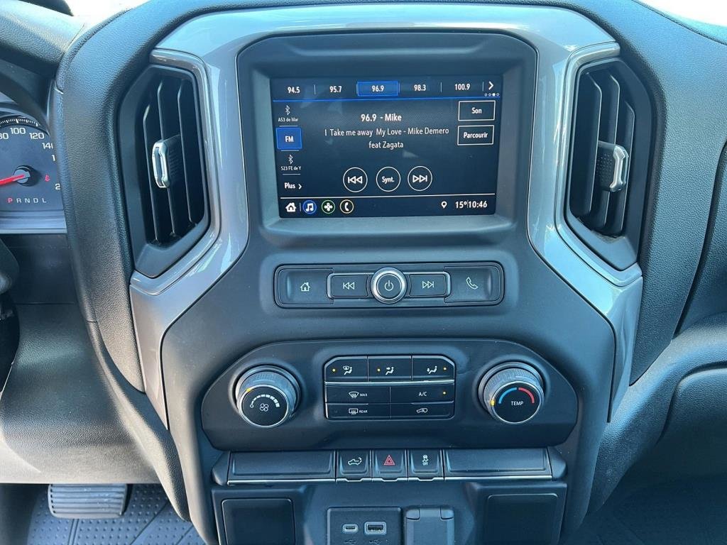 2021 Chevrolet Silverado 1500 in Jonquière, Quebec - 13 - w1024h768px