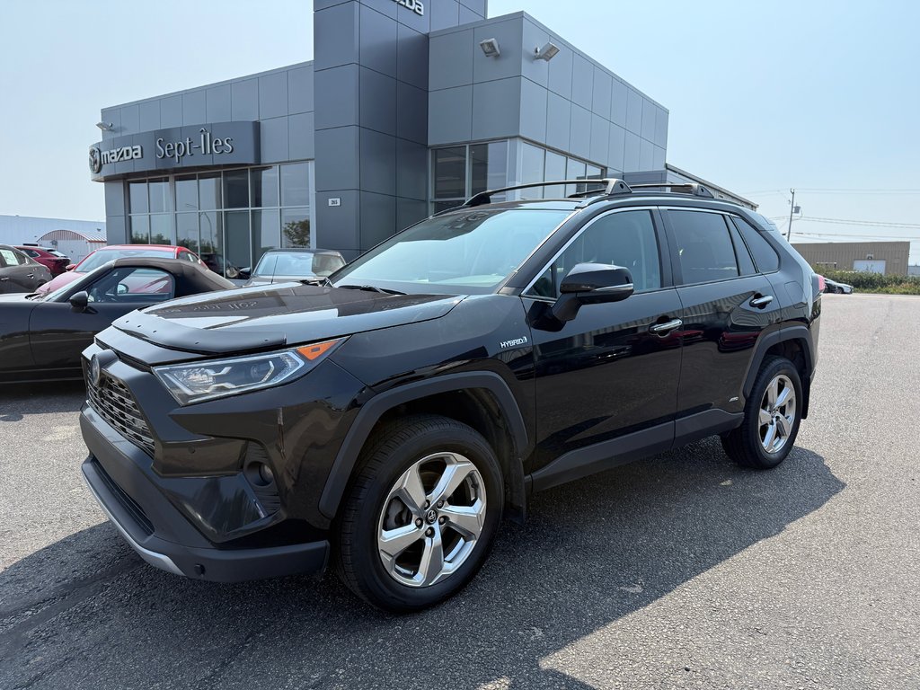 2020 Toyota RAV4 in Sept-Îles, Quebec - 1 - w1024h768px