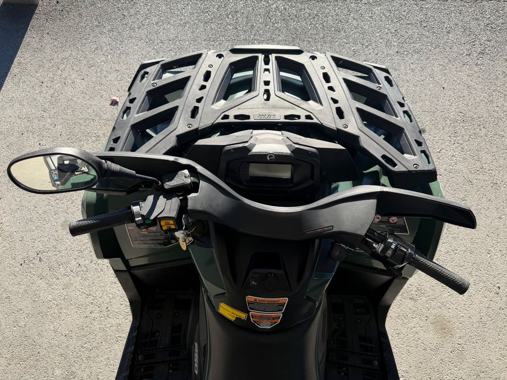 2022 Can-Am OUTLANDER MAX 650 6X6 in Saint-Georges, Quebec - 14 - w1024h768px