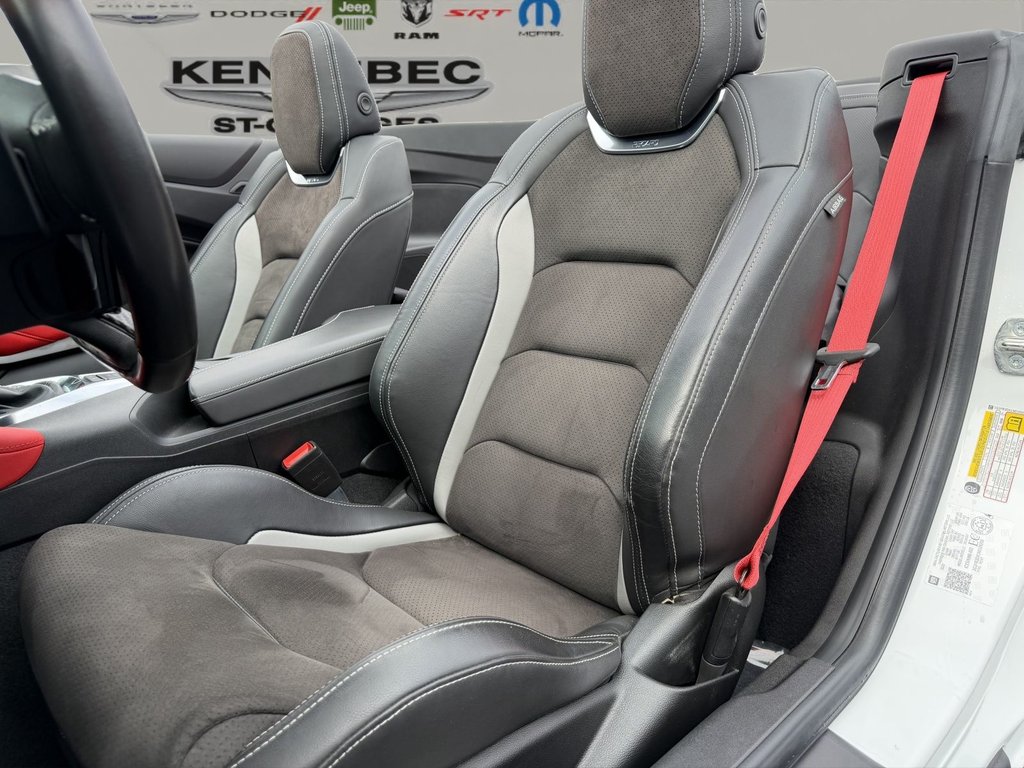 2022 Chevrolet Camaro 1LT CONVERTIBLE in Saint-Georges, Quebec - 16 - w1024h768px