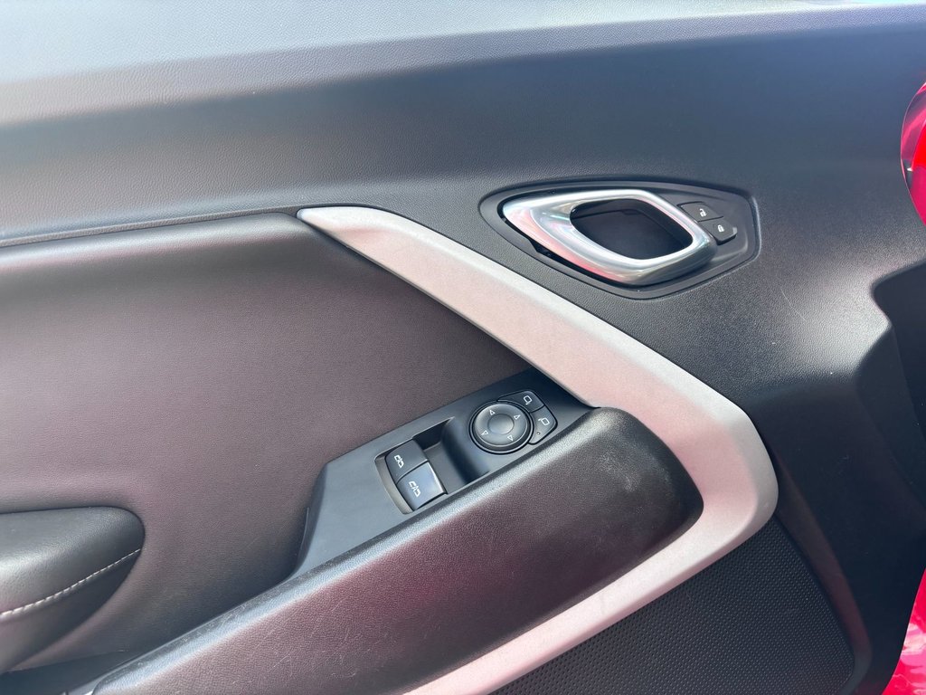 2019 Chevrolet Camaro 2LT in Saint-Georges, Quebec - 11 - w1024h768px