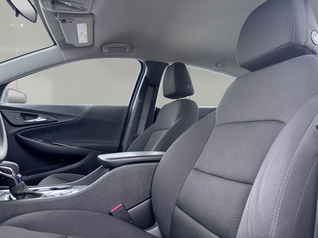 Chevrolet MALIBU LT  2023 à Saint-Georges, Québec - 17 - w1024h768px
