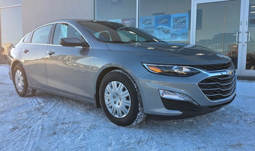 Chevrolet MALIBU LT  2023 à Saint-Georges, Québec - 1 - w1024h768px