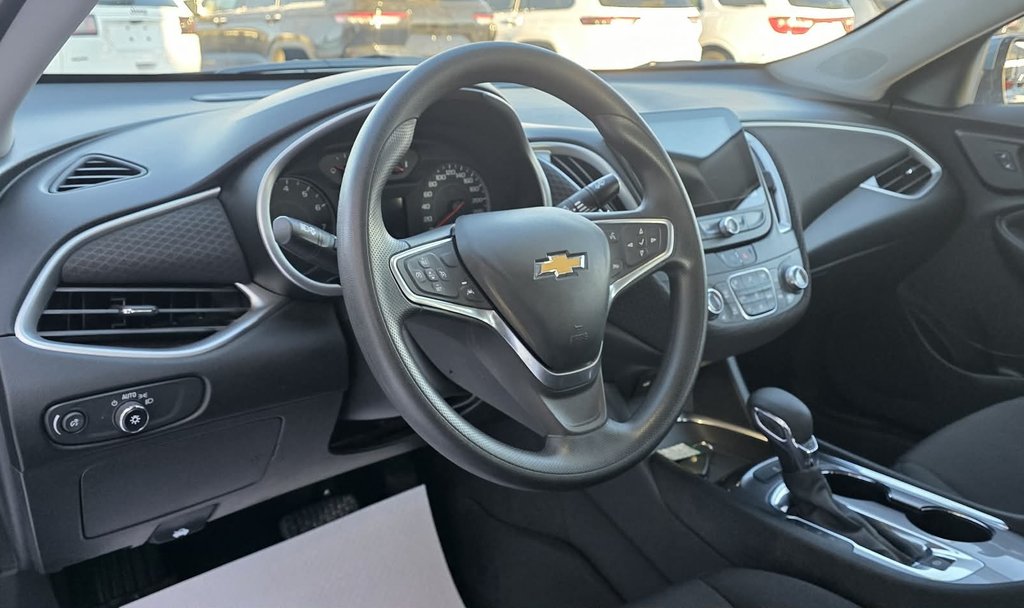 Chevrolet MALIBU LT  2023 à Saint-Georges, Québec - 18 - w1024h768px
