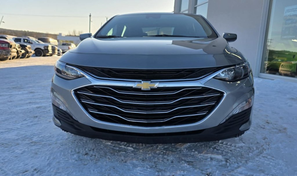 Chevrolet MALIBU LT  2023 à Saint-Georges, Québec - 2 - w1024h768px