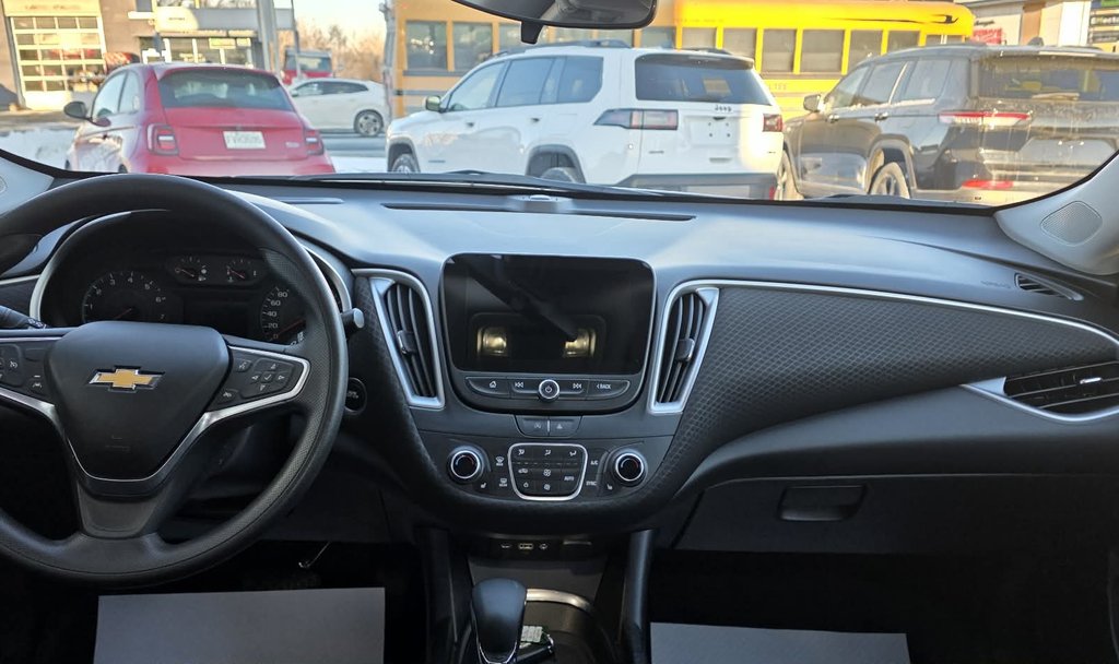 Chevrolet MALIBU LT  2023 à Saint-Georges, Québec - 16 - w1024h768px
