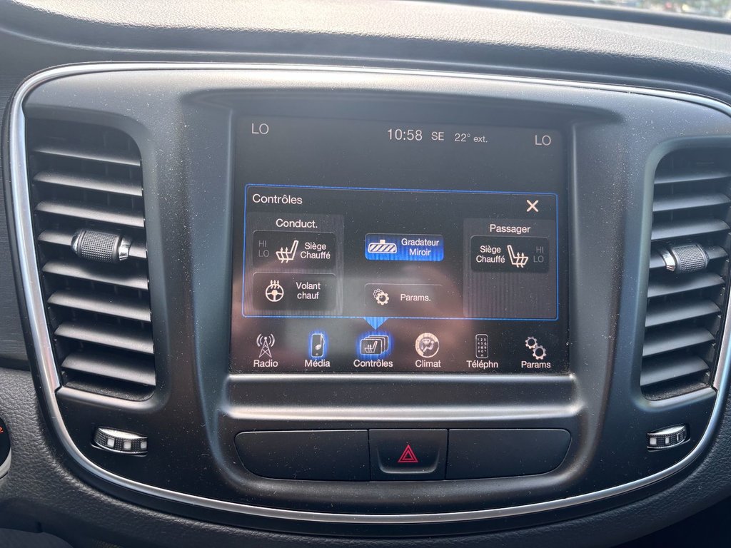 Chrysler 200 Limited 2015 à Saint-Georges, Québec - 19 - w1024h768px