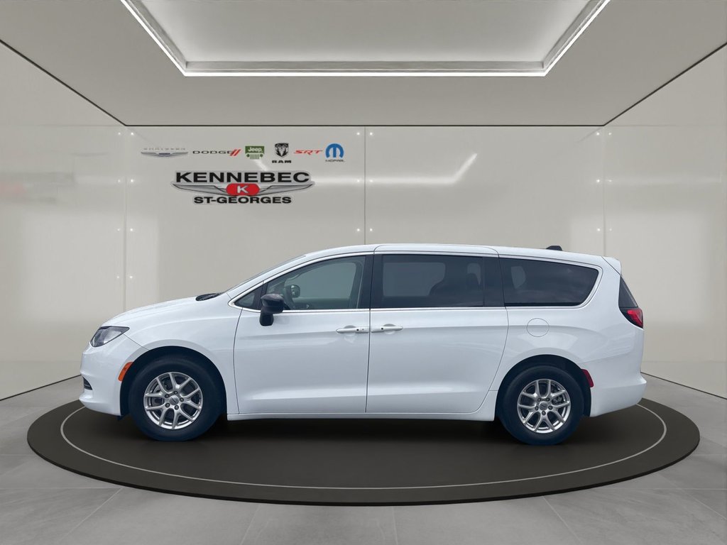 2024 Chrysler GRAND CARAVAN in Saint-Georges, Quebec - 6 - w1024h768px