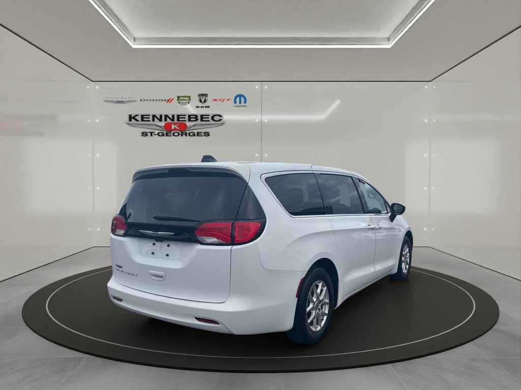 2024 Chrysler GRAND CARAVAN in Saint-Georges, Quebec - 10 - w1024h768px