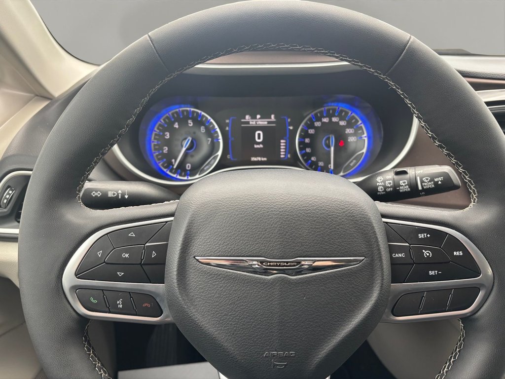 2024 Chrysler GRAND CARAVAN in Saint-Georges, Quebec - 16 - w1024h768px