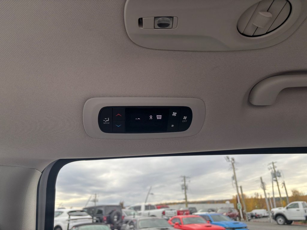 2024 Chrysler GRAND CARAVAN in Saint-Georges, Quebec - 28 - w1024h768px