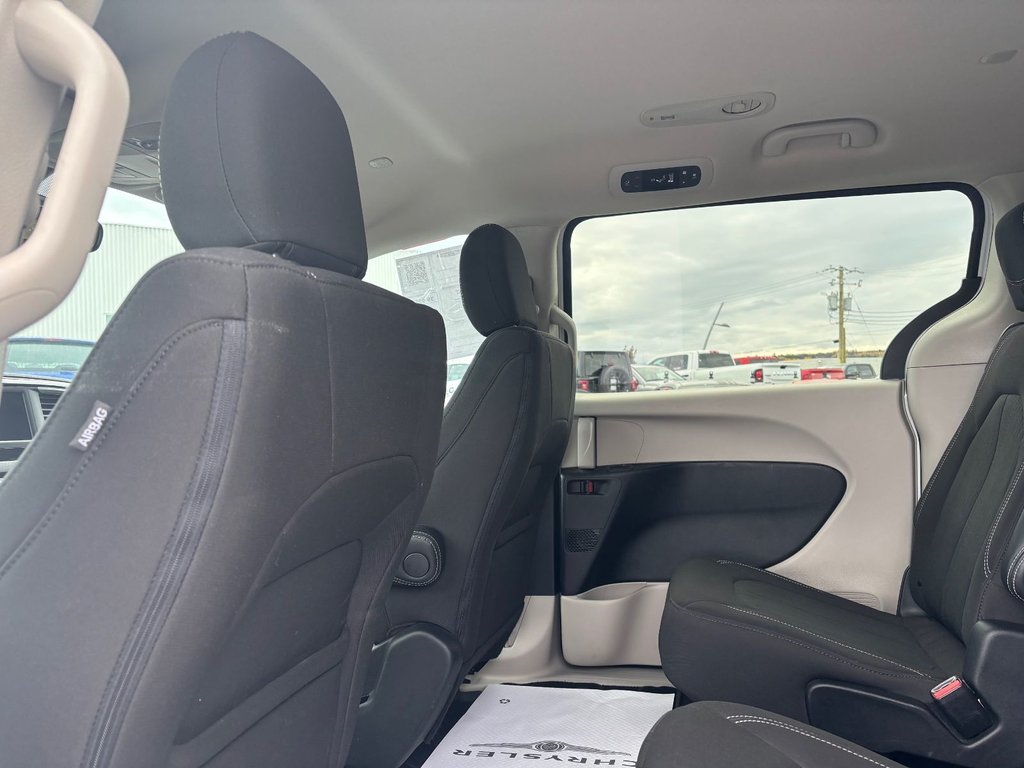 2024 Chrysler GRAND CARAVAN in Saint-Georges, Quebec - 30 - w1024h768px