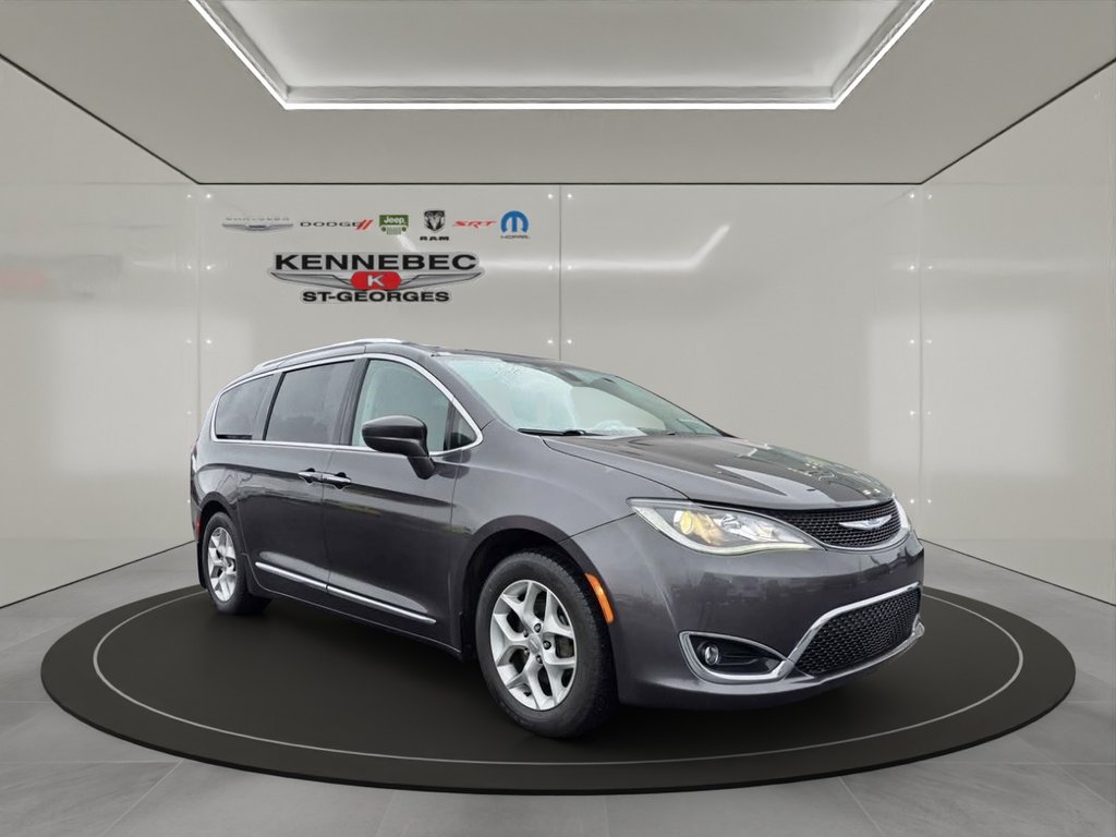 Chrysler Pacifica Touring-L Plus 2018 à Saint-Georges, Québec - 1 - w1024h768px