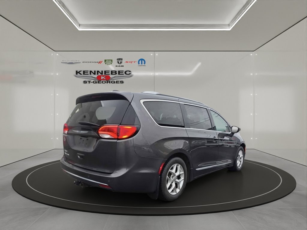 Chrysler Pacifica Touring-L Plus 2018 à Saint-Georges, Québec - 9 - w1024h768px