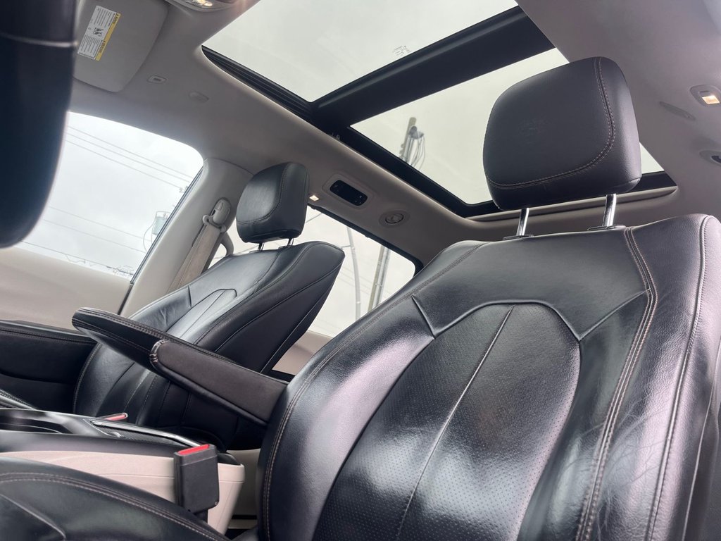 Chrysler Pacifica Touring-L Plus 2018 à Saint-Georges, Québec - 16 - w1024h768px