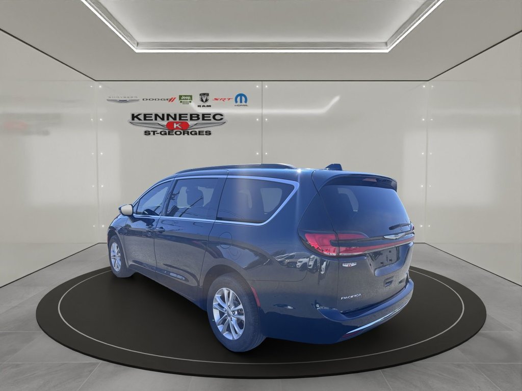 2022 Chrysler Pacifica Touring in Saint-Georges, Quebec - 6 - w1024h768px