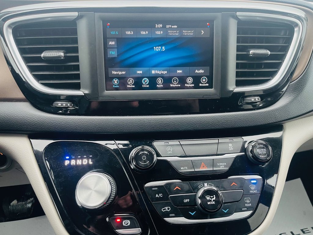 Chrysler PACIFICA LX  2018 à Saint-Georges, Québec - 15 - w1024h768px