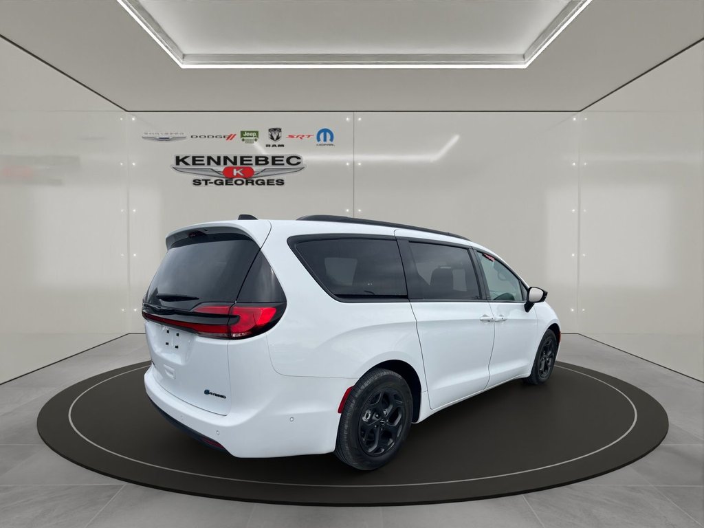 2024 Chrysler Pacifica Hybrid Premium S Appearance in Saint-Georges, Quebec - 9 - w1024h768px