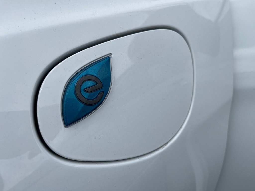 2024 Chrysler Pacifica Hybrid Premium S Appearance in Saint-Georges, Quebec - 15 - w1024h768px