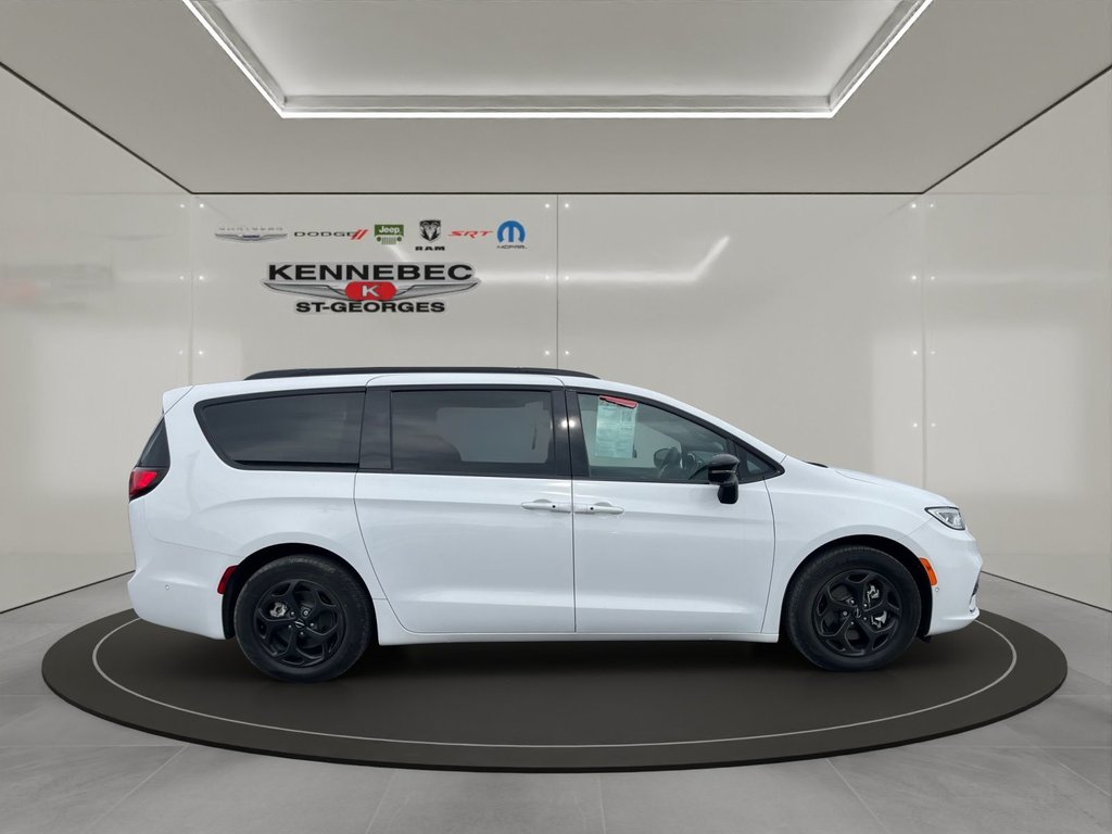 2024 Chrysler Pacifica Hybrid Premium S Appearance in Saint-Georges, Quebec - 10 - w1024h768px