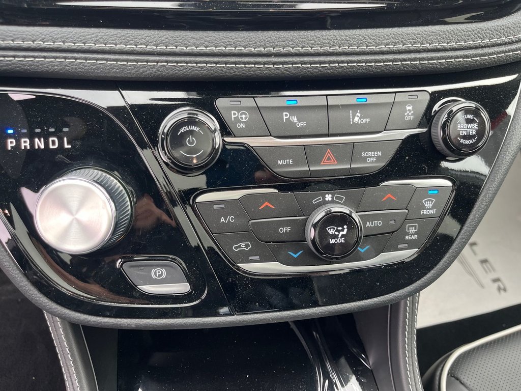 2024 Chrysler Pacifica Hybrid Premium S Appearance in Saint-Georges, Quebec - 29 - w1024h768px