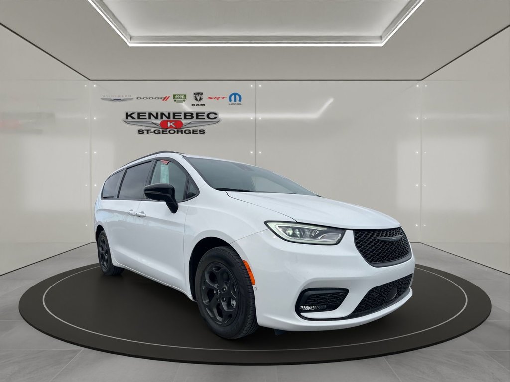 2024 Chrysler Pacifica Hybrid Premium S Appearance in Saint-Georges, Quebec - 1 - w1024h768px