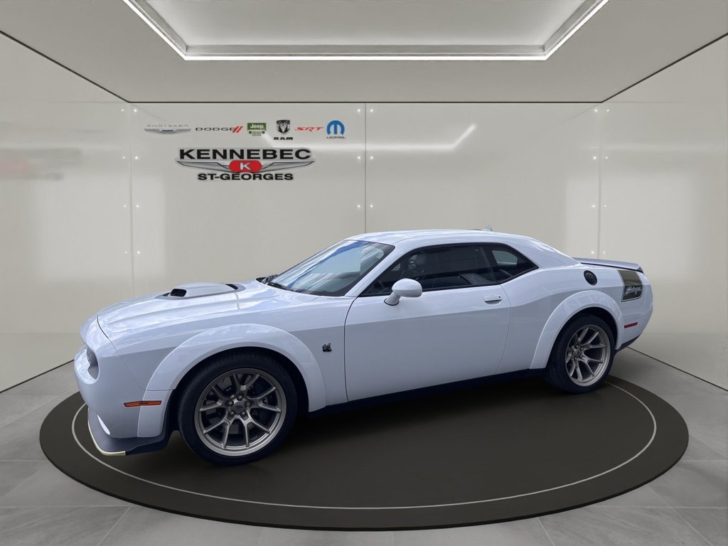 Dodge CHALLENGER R/T SCAT PACK BLANC 2023 à Saint-Georges, Québec - 5 - w1024h768px