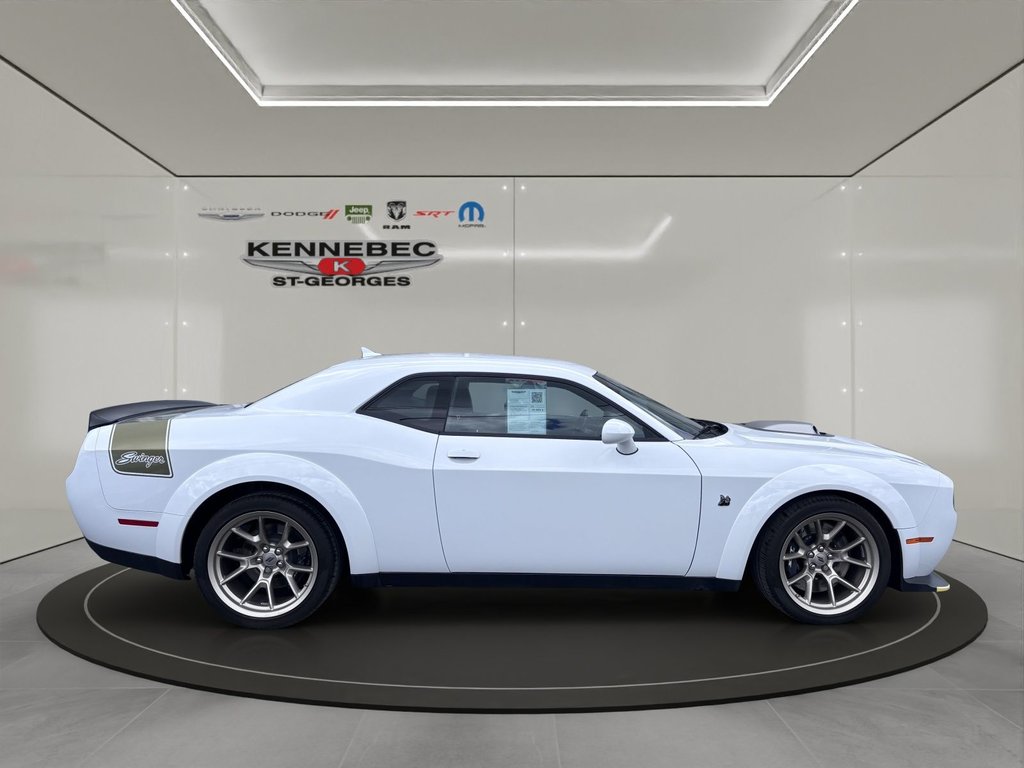 Dodge CHALLENGER R/T SCAT PACK BLANC 2023 à Saint-Georges, Québec - 10 - w1024h768px