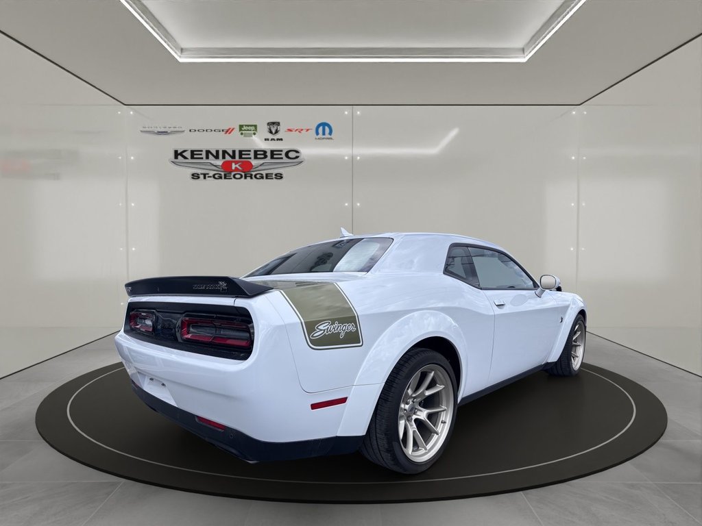 Dodge CHALLENGER R/T SCAT PACK BLANC 2023 à Saint-Georges, Québec - 9 - w1024h768px