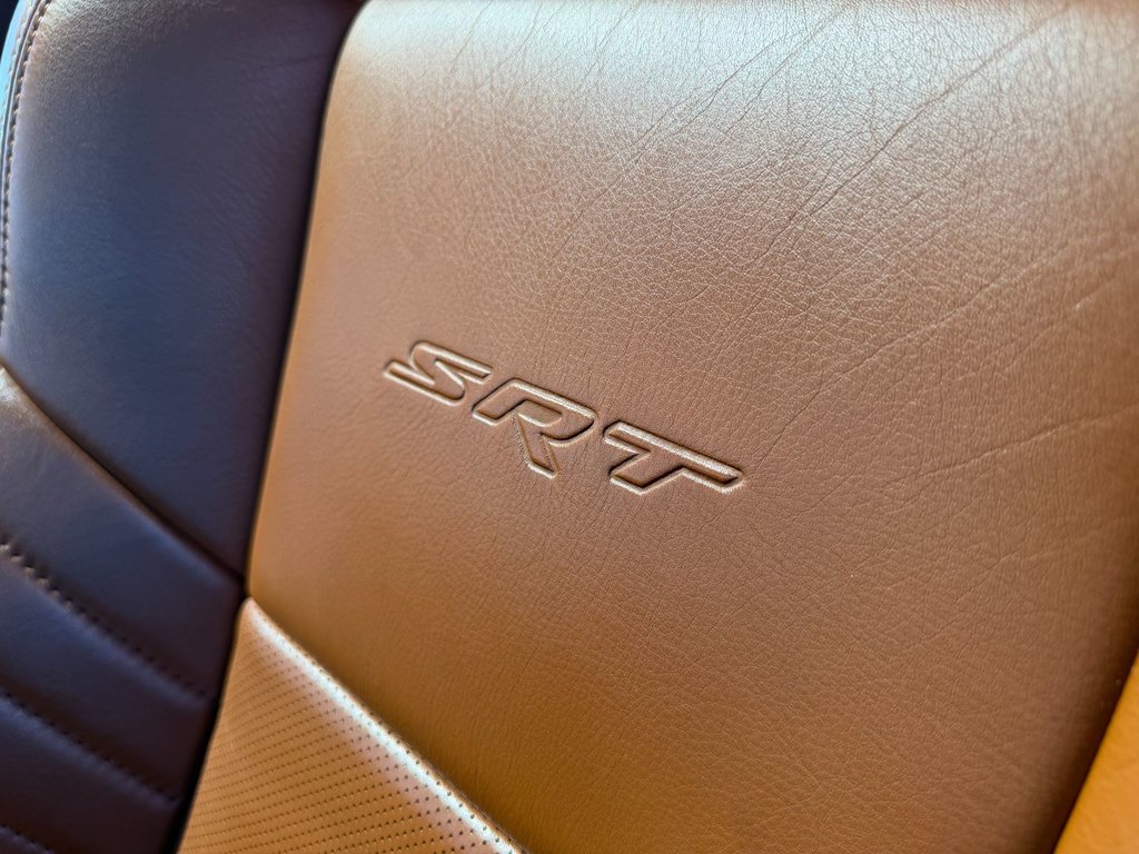 2016 Dodge Challenger SRT 392 in Saint-Georges, Quebec - 17 - w1024h768px