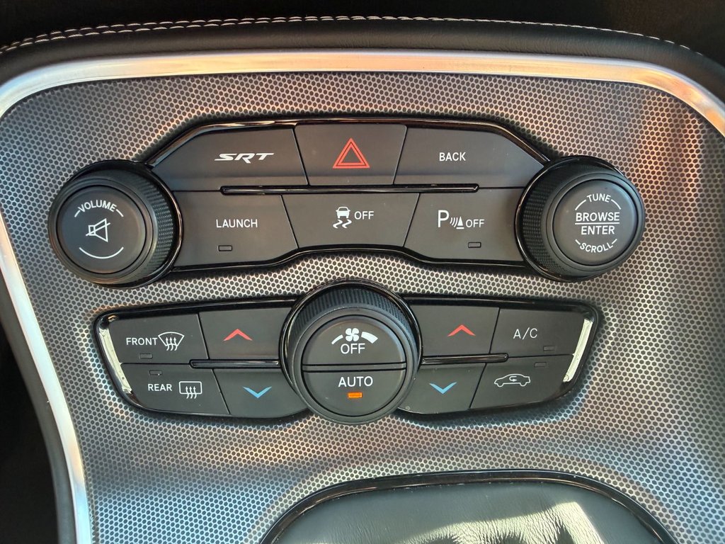 2016 Dodge Challenger SRT 392 in Saint-Georges, Quebec - 21 - w1024h768px